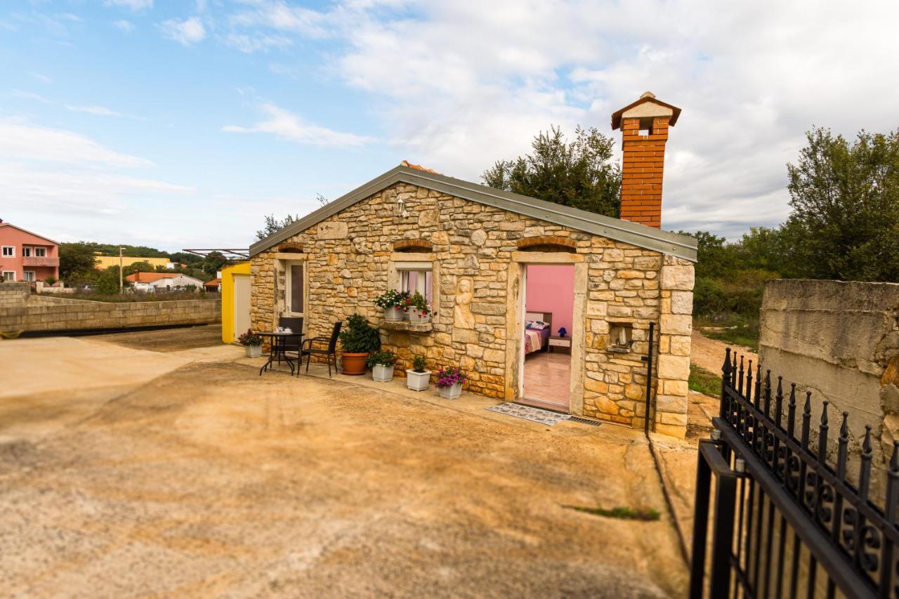 Lovely House Rovigno Esterno foto
