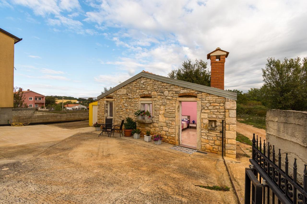 Lovely House Rovigno Esterno foto