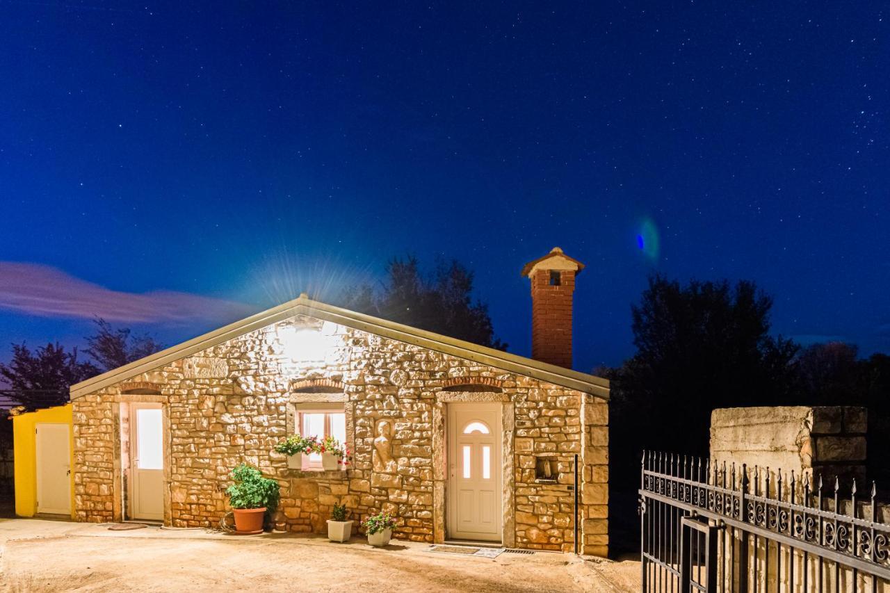 Lovely House Rovigno Esterno foto