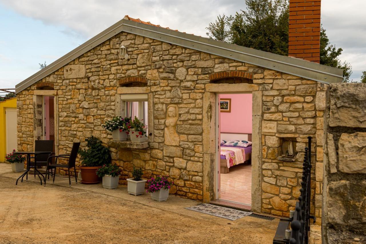 Lovely House Rovigno Esterno foto