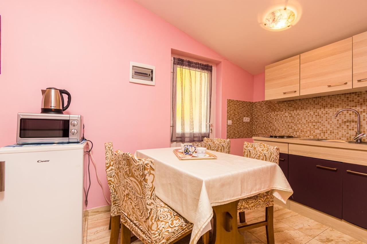 Lovely House Rovigno Esterno foto