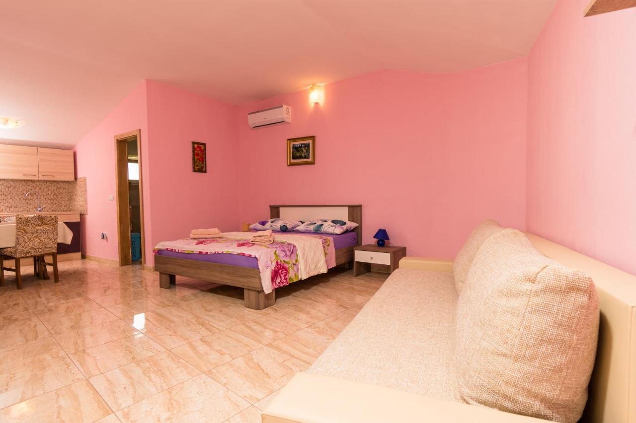Lovely House Rovigno Esterno foto
