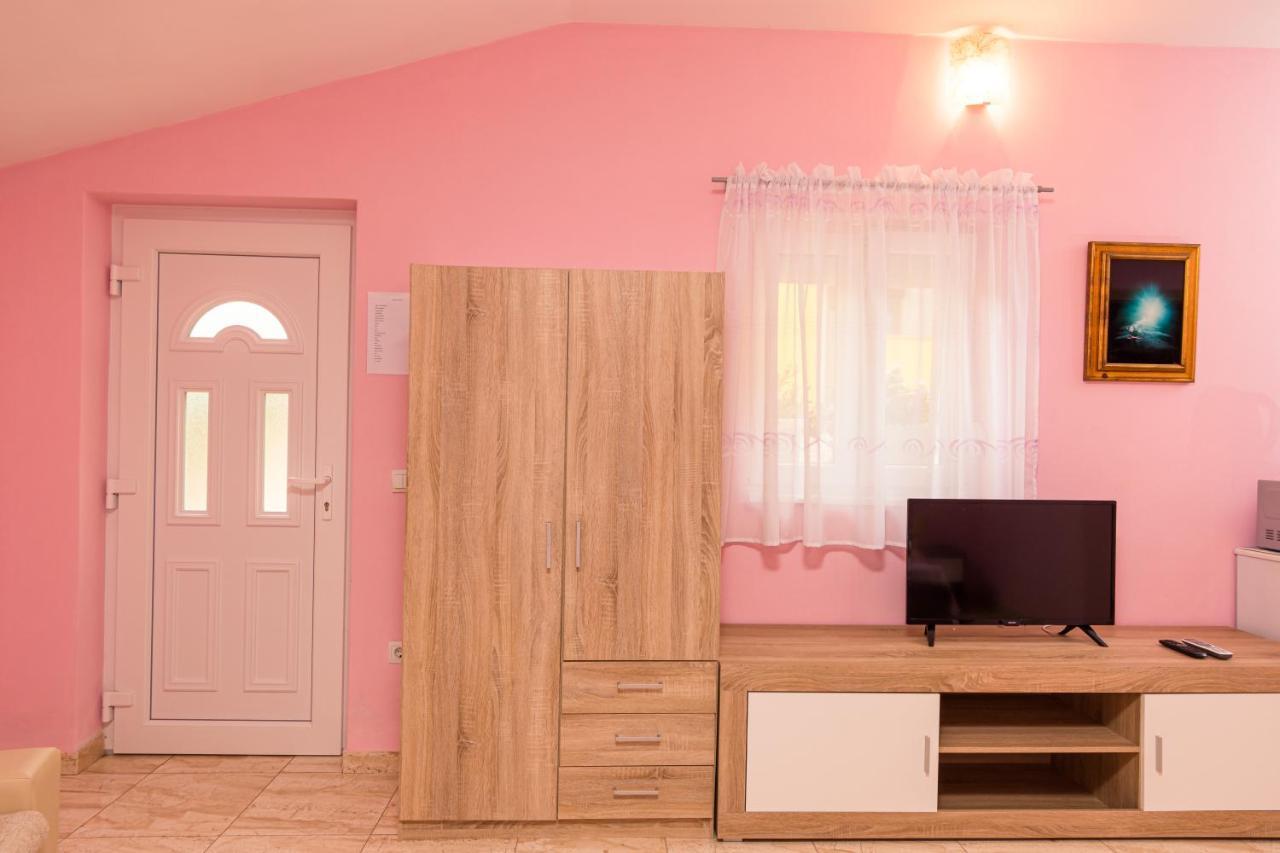 Lovely House Rovigno Esterno foto
