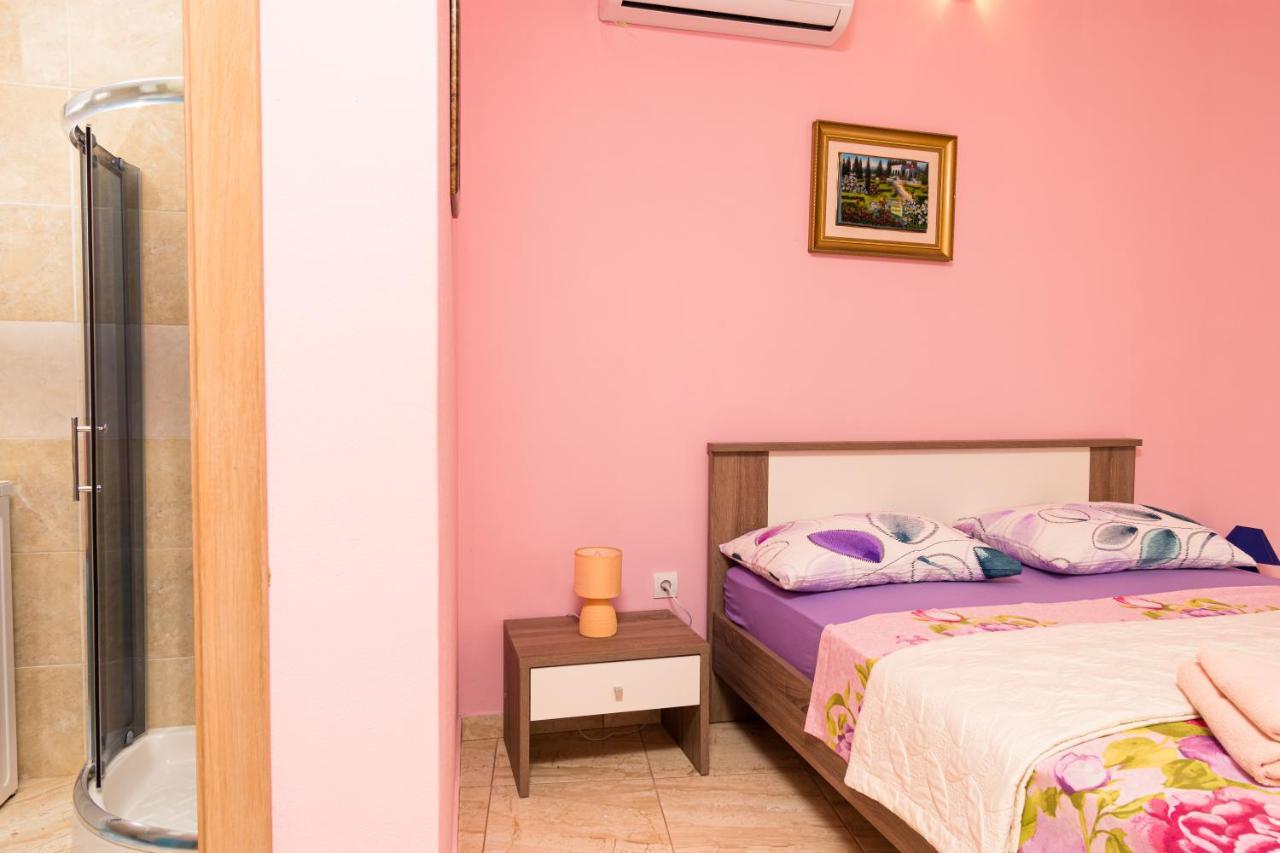 Lovely House Rovigno Esterno foto