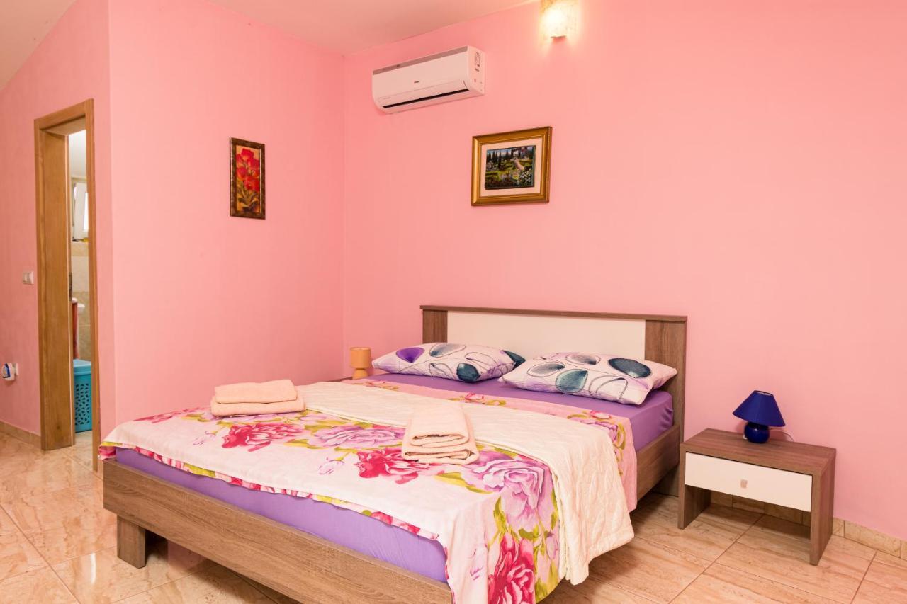 Lovely House Rovigno Esterno foto