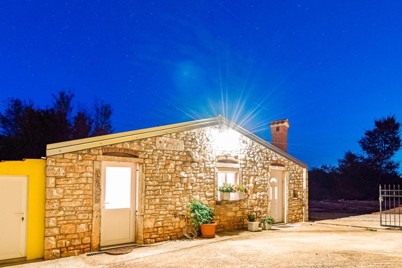 Lovely House Rovigno Esterno foto